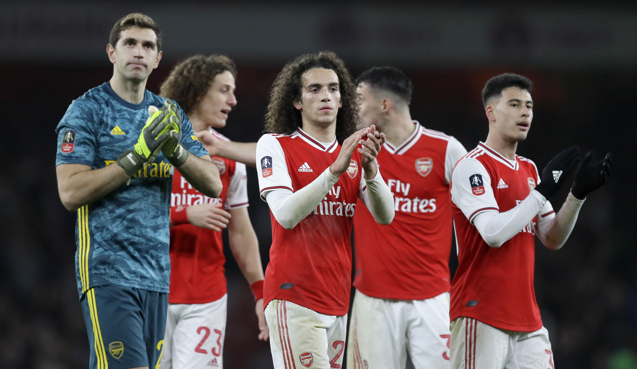 伦敦奥运马术冠军与爱驹双双安乐死，二十余年相伴征服世界赛场