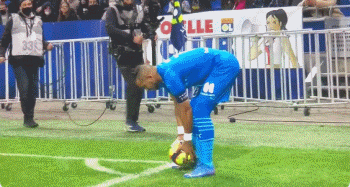 记者：若罗德里戈和维尼修斯都离队，皇马一定想签下哈兰德