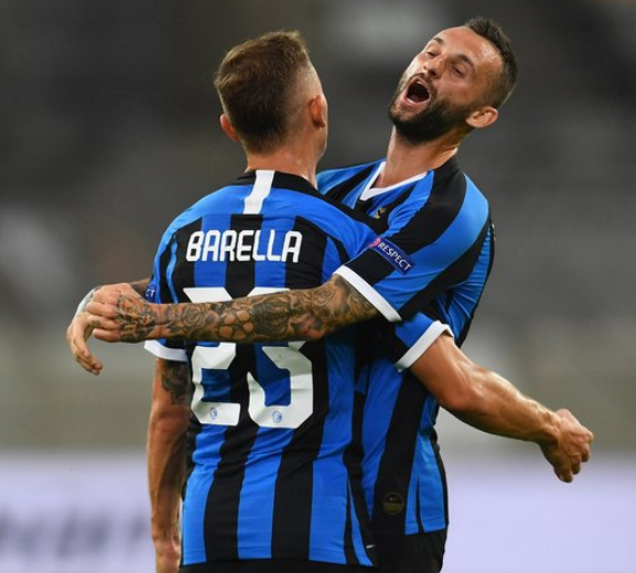 “独眼飞翼” 米农古：非洲杯首秀绝杀英雄，左眼失明难挡绿茵雄心（米农古：左眼失明仍翱翔，非洲杯首秀绝杀成英雄）