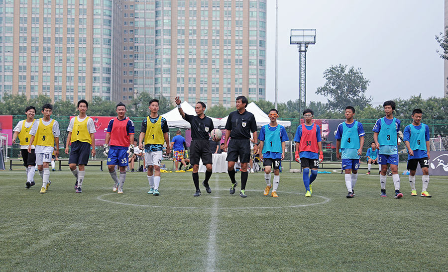 詹皇首秀：姆博莫曼联生涯首场比赛表现总结