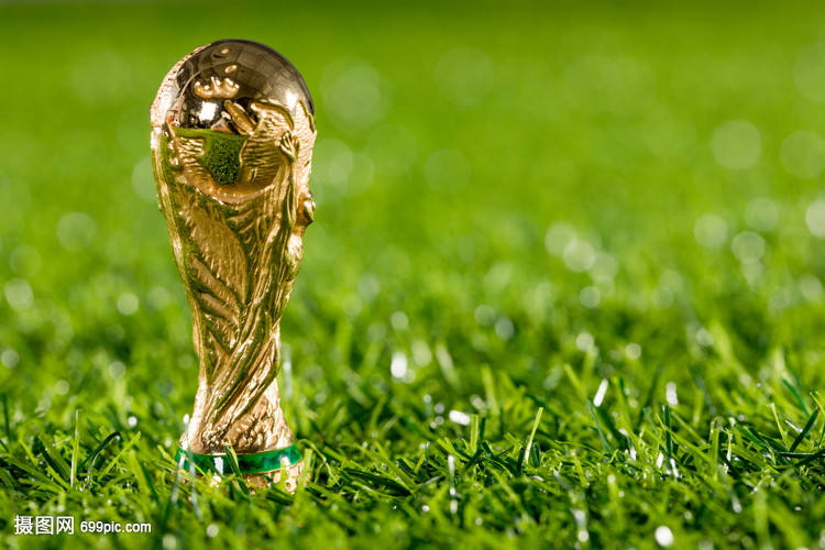 明知阿隆索镇不住巨星，皇马当初为啥还要请他？