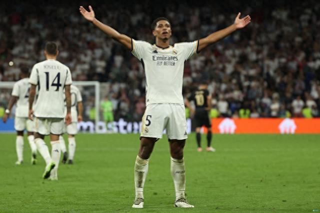 记者：梅努希望租借加盟那不勒斯，像麦克托米奈那样证明自己（记者：梅努有意租借投那不勒斯，欲学麦克托米奈证明自己）