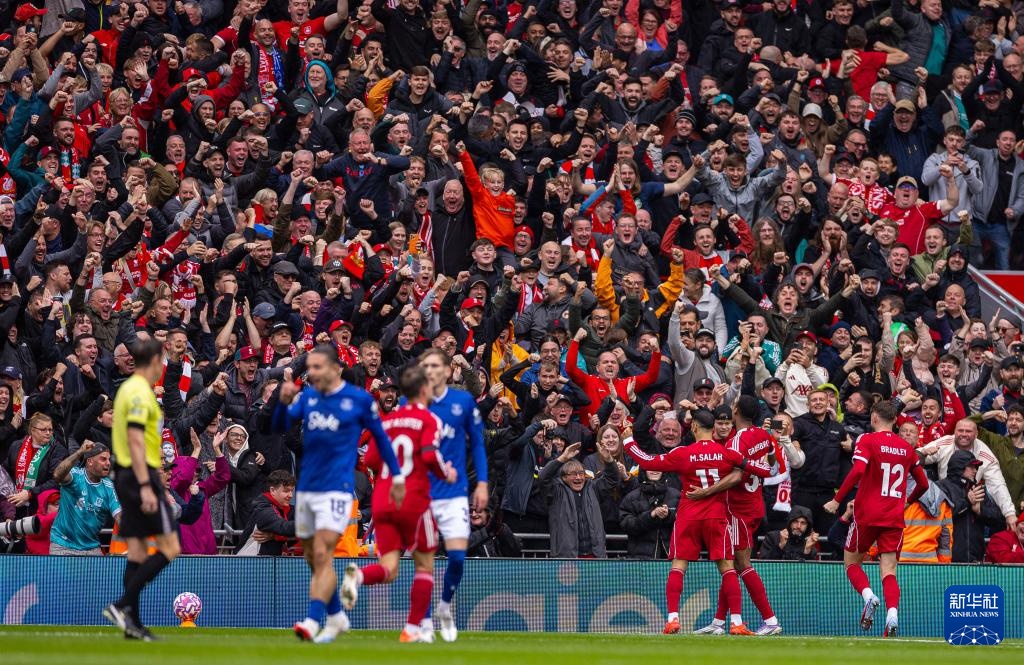 迪亚斯：希望J罗能一直留在国家队，世界杯战葡萄牙目标拿3分（迪亚斯：盼J罗长期留队，世界杯对葡萄牙力争全取三分）