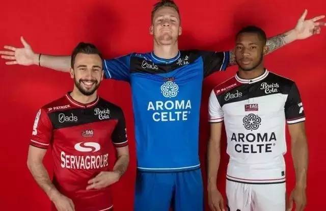 约克：理解有球迷对曼联建新球场不满，但现实是时代会变化