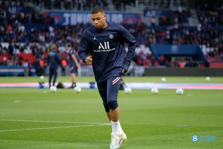 阿隆索纠错! 皇马6000万前锋蜕变：边缘人晋升主力 全队受益（阿隆索大胆纠偏，皇马6000万前锋逆袭成主力：从边缘人到中坚，全队获益）